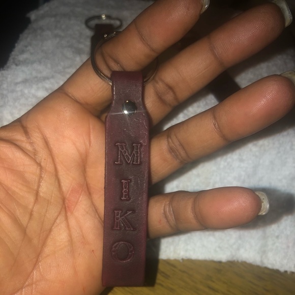 100% Leather Name Keychains - Picture 5 of 5